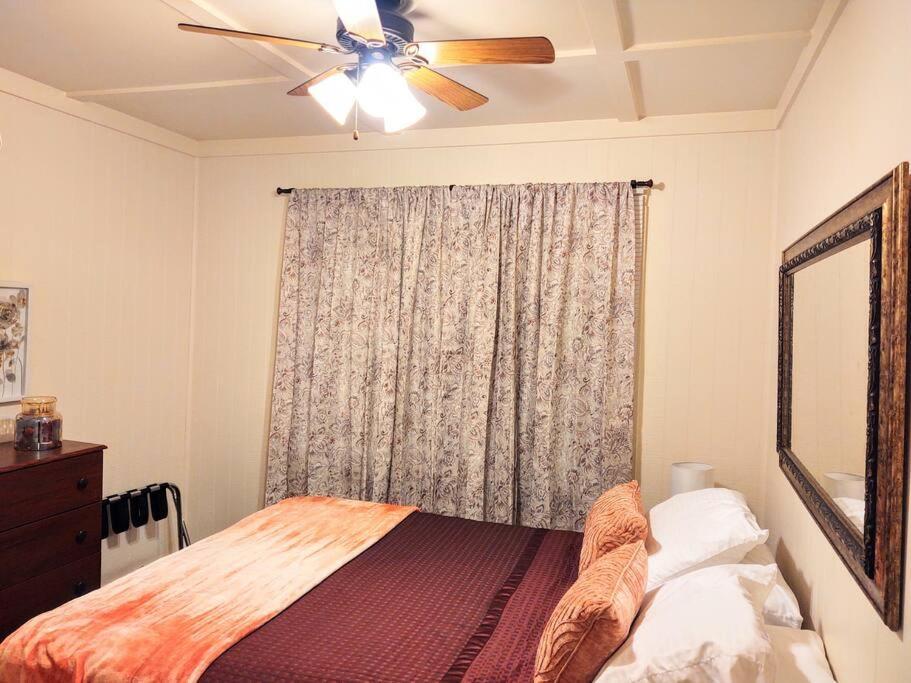 #05 - Lakefront Two Bedroom Cottage- Pet Friendly Хот-Спрингс Экстерьер фото